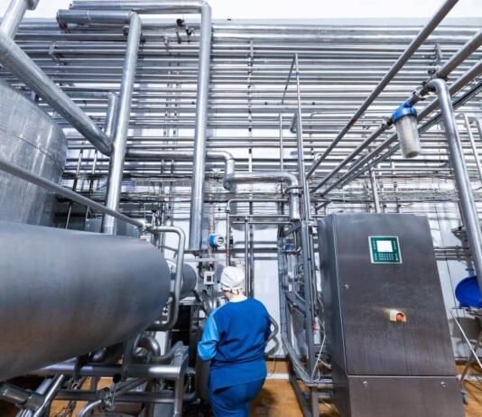 Benefits of Using Glycol Chillers in Industrial Cooling Processes Benefits of Using Glycol Chillers in Industrial Cooling Processes