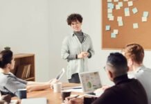 Using Employee Performance Reviews to Align Individual and Company Goals Using Employee Performance Reviews to Align Individual and Company Goals