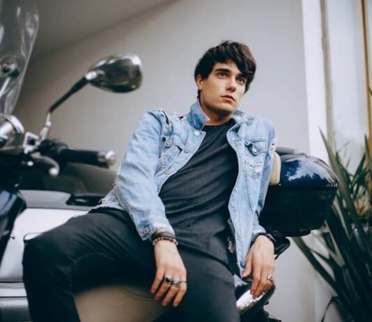 Essential Streetwear Pieces Every Man Should Own Essential Streetwear Pieces Every Man Should Own