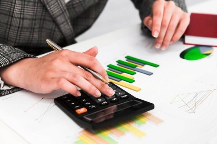 5 Ways an Investment Calculator Helps Compare Short Term Investment Plans