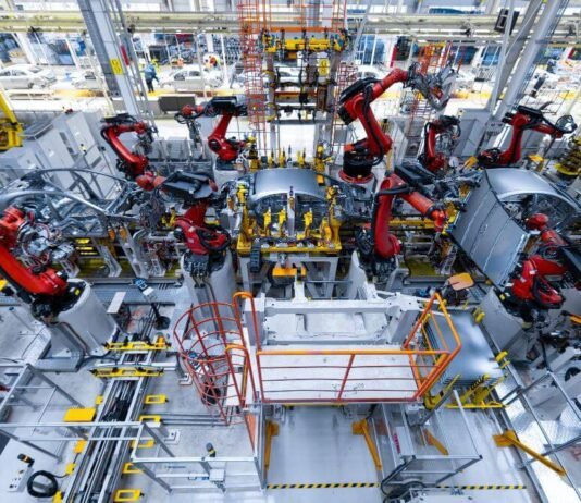 How Modern Factories Blend Continuous Improvement with Automation How Modern Factories Blend Continuous Improvement with Automation