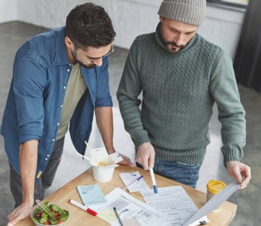 How Canadians Can Build A Low-Maintenance Investing Plan In 2026 How Canadians Can Build A Low-Maintenance Investing Plan In 2026